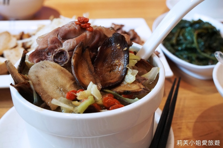 雙月食品