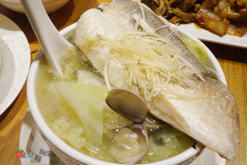 【中和米其林美食】料多疊如山的霸氣養身湯品 雙月食品社