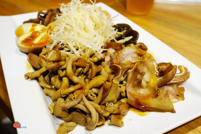 【中和米其林美食】料多疊如山的霸氣養身湯品 雙月食品社