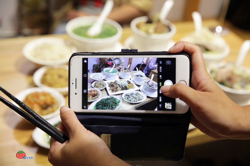 【中和米其林美食】料多疊如山的霸氣養身湯品 雙月食品社