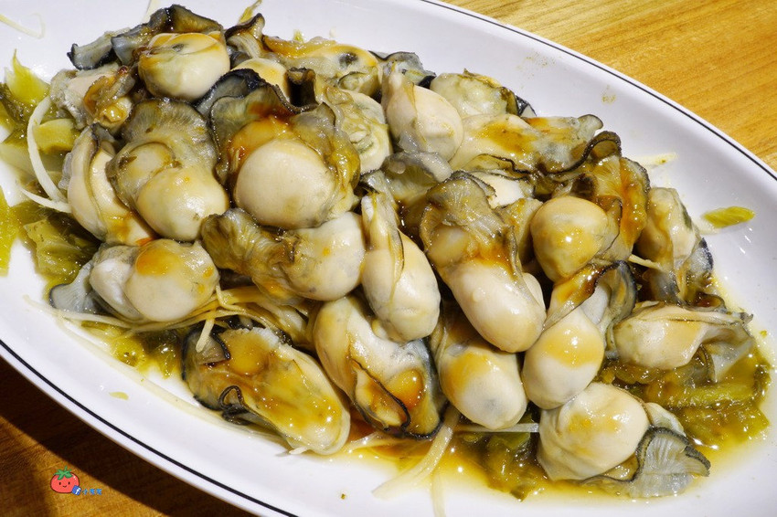 【中和米其林美食】料多疊如山的霸氣養身湯品 雙月食品社