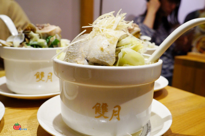 【中和米其林美食】料多疊如山的霸氣養身湯品 雙月食品社