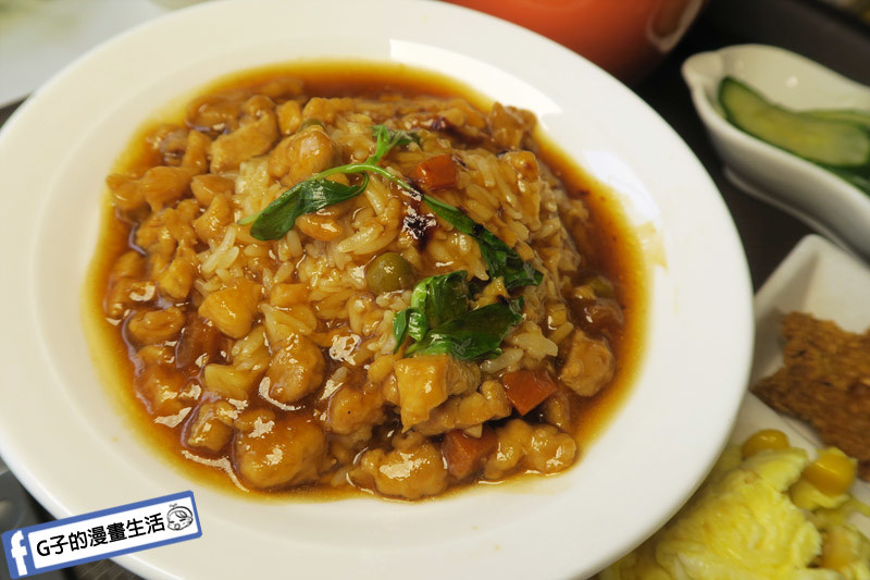 中永和/早午餐餐廳-小狐狸中西式料理.三杯雞飯+4樣配菜