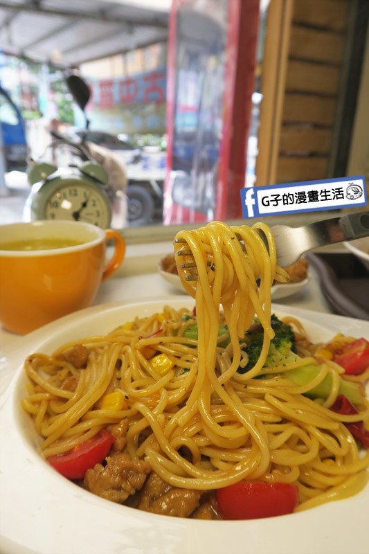 中永和/早午餐-小狐狸中西式料理.宮保雞丁義大利麵