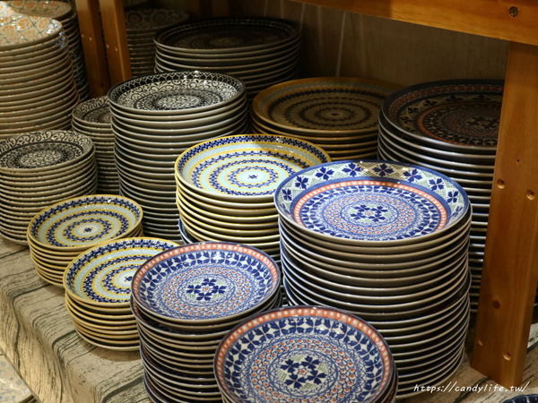 僑俐瓷器有限公司（豐原店）：台中餐具批發│讓人買到失心瘋的僑俐瓷器來台中啦！價格超優惠，還有超美陶瓷牆，豐原IG打卡景點～