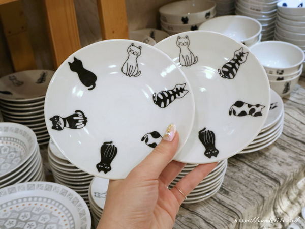 僑俐瓷器有限公司（豐原店）：台中餐具批發│讓人買到失心瘋的僑俐瓷器來台中啦！價格超優惠，還有超美陶瓷牆，豐原IG打卡景點～