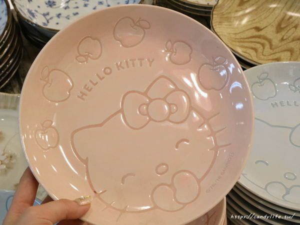 僑俐瓷器有限公司（豐原店）：台中餐具批發│讓人買到失心瘋的僑俐瓷器來台中啦！價格超優惠，還有超美陶瓷牆，豐原IG打卡景點～