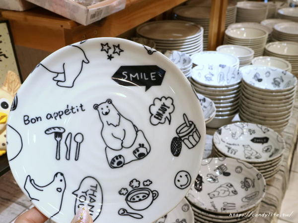 僑俐瓷器有限公司（豐原店）：台中餐具批發│讓人買到失心瘋的僑俐瓷器來台中啦！價格超優惠，還有超美陶瓷牆，豐原IG打卡景點～