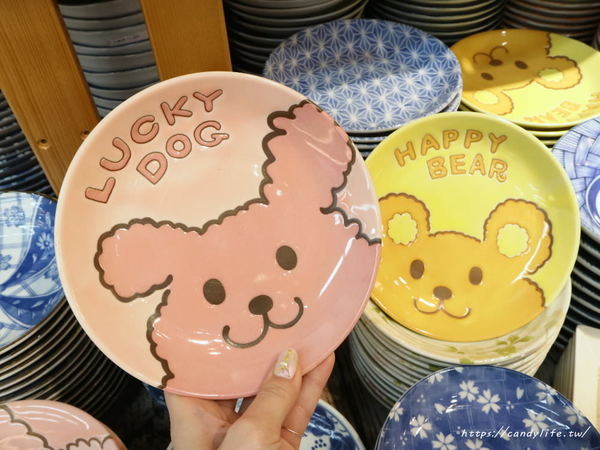 僑俐瓷器有限公司（豐原店）：台中餐具批發│讓人買到失心瘋的僑俐瓷器來台中啦！價格超優惠，還有超美陶瓷牆，豐原IG打卡景點～