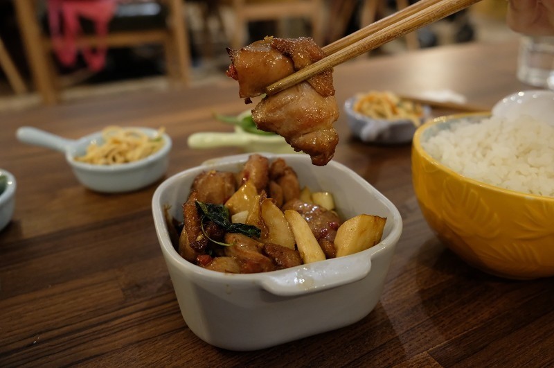 【板橋|新埔站】在家好食 Ma Famille_家常味的叔公三杯雞腿飯及瑪莉亞紅伽哩