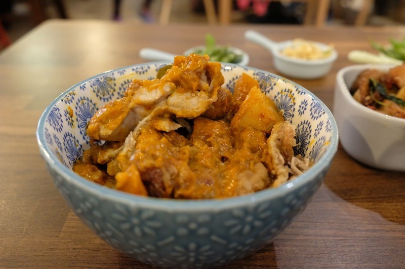 【板橋|新埔站】在家好食 Ma Famille_家常味的叔公三杯雞腿飯及瑪莉亞紅伽哩