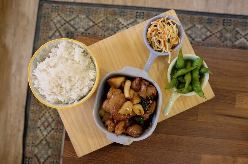 【板橋|新埔站】在家好食 Ma Famille_家常味的叔公三杯雞腿飯及瑪莉亞紅伽哩