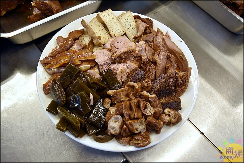 傅記滷味|向上市場人氣上海菜 乾式滷味超正點熱炒過後無敵好吃 - 商妮吃喝遊樂