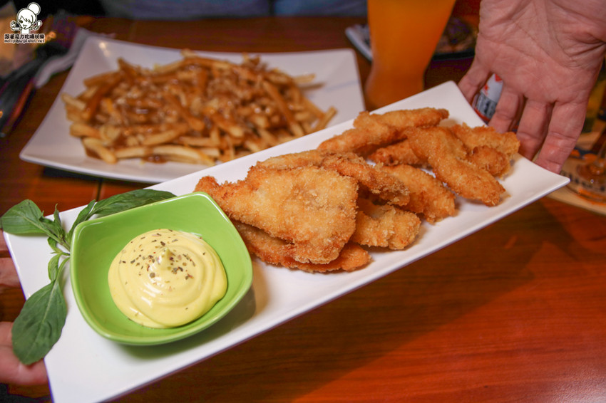 水星酒館 高雄酒館 酒吧 宵夜 小酌 老外 披薩