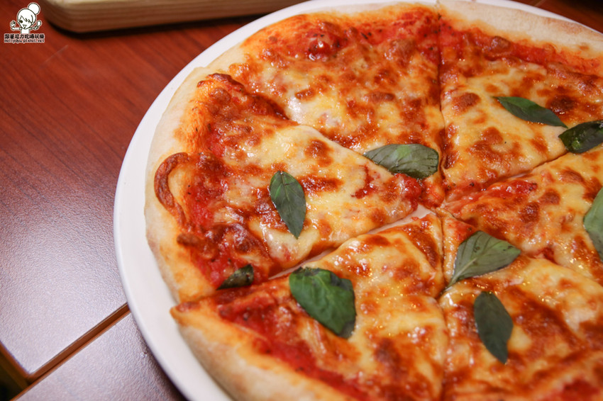 水星酒館 高雄酒館 酒吧 宵夜 小酌 老外 披薩