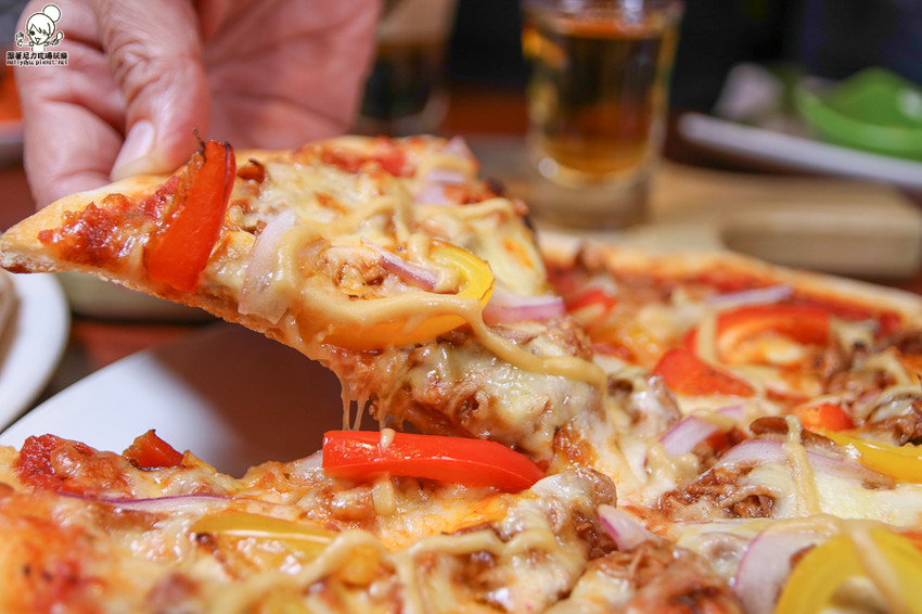 水星酒館 高雄酒館 酒吧 宵夜 小酌 老外 披薩