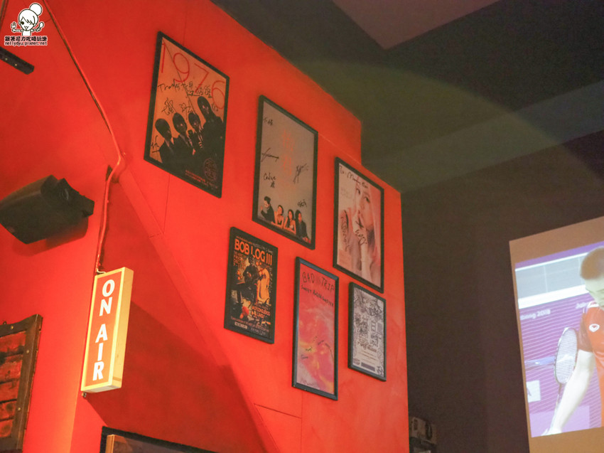 水星酒館 高雄酒館 酒吧 宵夜 小酌 老外 披薩