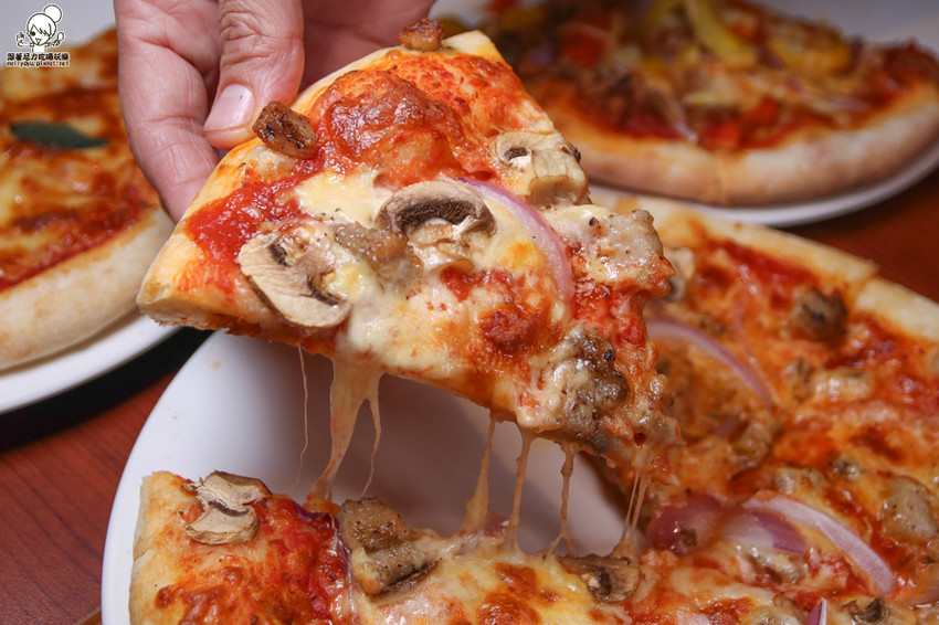 水星酒館 高雄酒館 酒吧 宵夜 小酌 老外 披薩