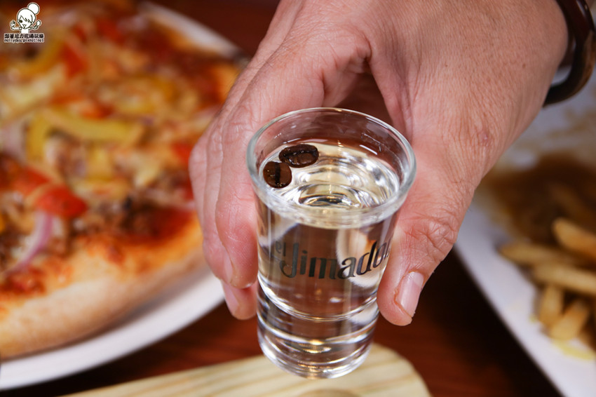 水星酒館 高雄酒館 酒吧 宵夜 小酌 老外 披薩