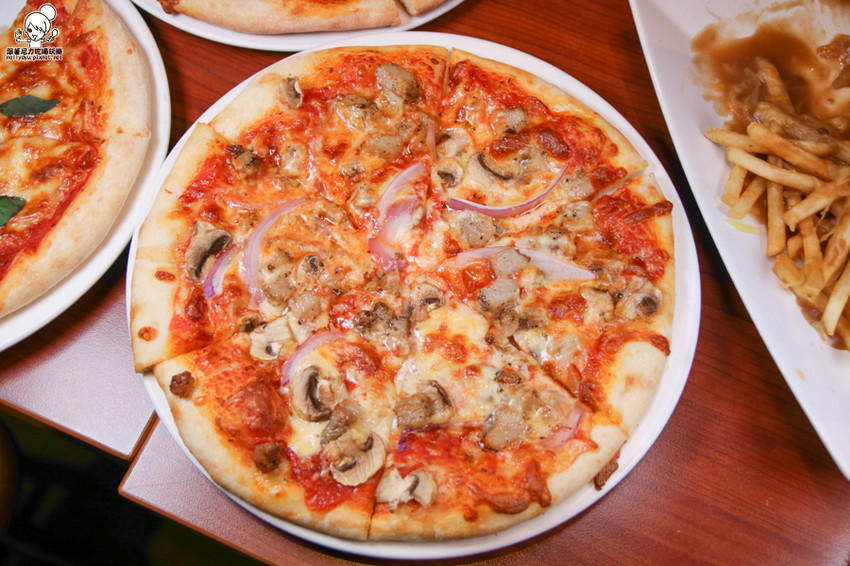 水星酒館 高雄酒館 酒吧 宵夜 小酌 老外 披薩