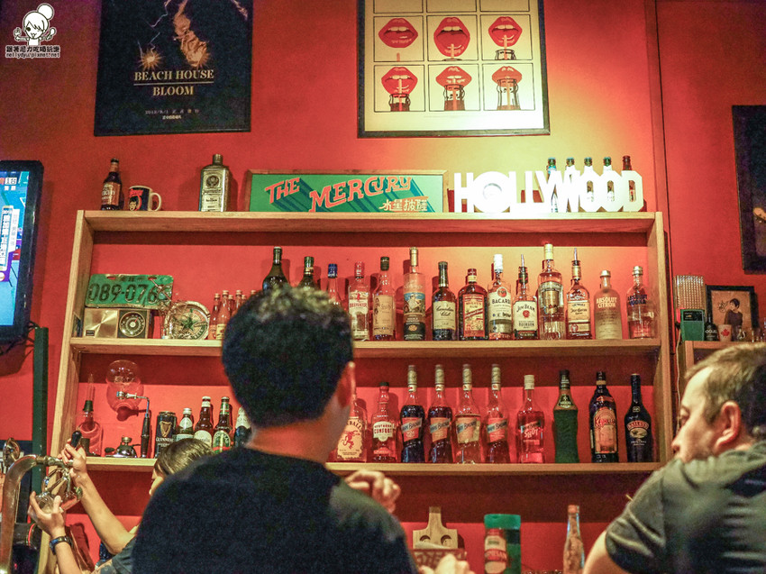 水星酒館 高雄酒館 酒吧 宵夜 小酌 老外 披薩