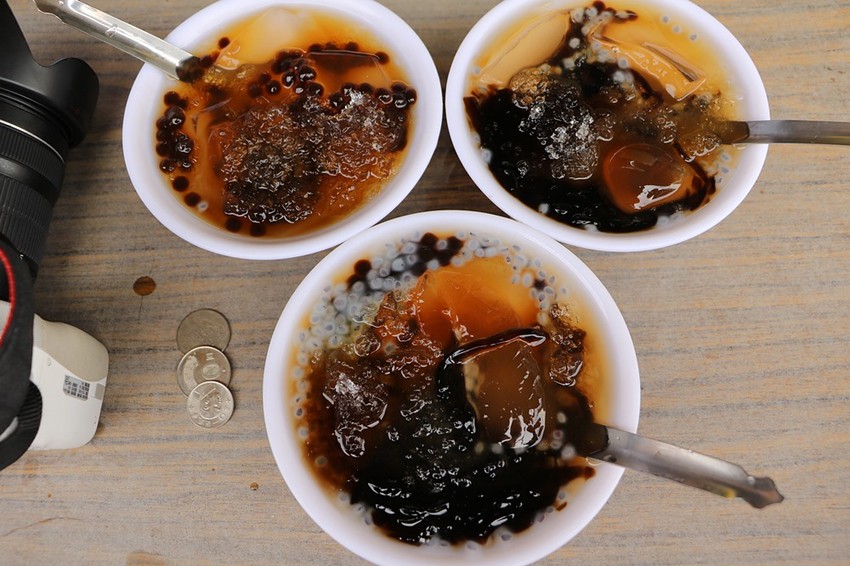 國民市場美食半日遊。新都廳賞屋、阿伯雞蛋糕、阿惠愛玉冰、雲家檸檬大王、 Birdy Pancake 平價療癒舒芙蕾、國民市場魚丸料理