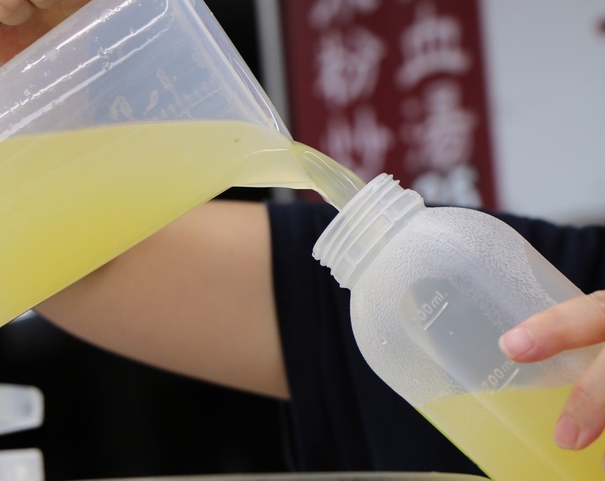 國民市場美食半日遊。新都廳賞屋、阿伯雞蛋糕、阿惠愛玉冰、雲家檸檬大王、 Birdy Pancake 平價療癒舒芙蕾、國民市場魚丸料理