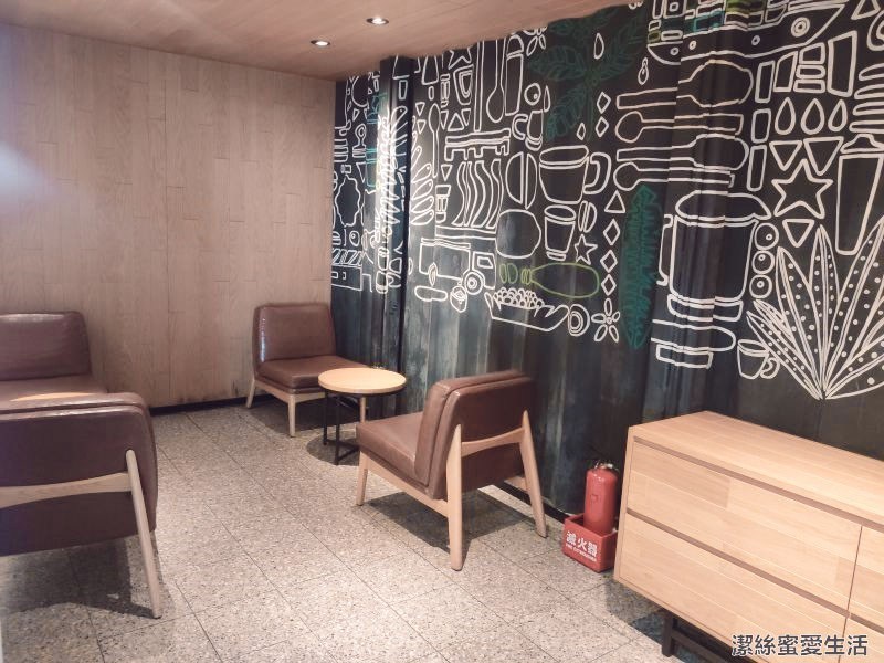 貨櫃屋星巴克-花蓮吉安/新天堂樂園旁.花蓮新興打卡聖地 - 潔絲蜜愛生活