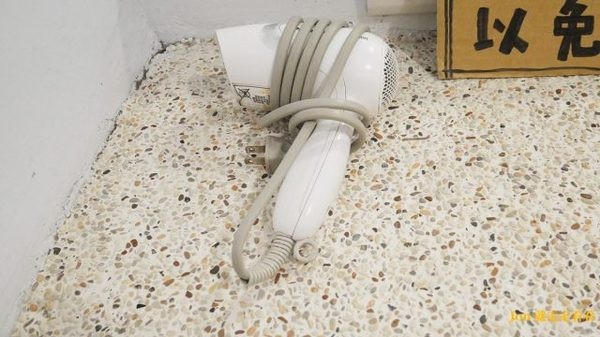 T-Life 踢 生活背包客棧：【台中 東海/龍井】【踢‧生活背包客棧 T-Life Hostel】簡約風背包客棧/青旅