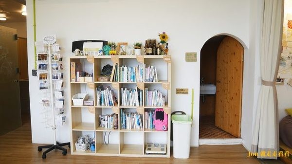 T-Life 踢 生活背包客棧：【台中 東海/龍井】【踢‧生活背包客棧 T-Life Hostel】簡約風背包客棧/青旅