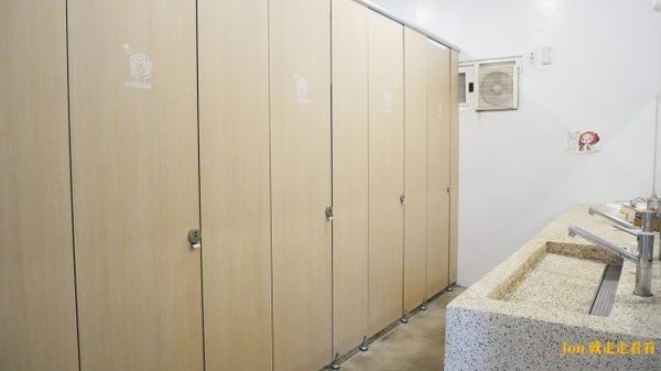 T-Life 踢 生活背包客棧：【台中 東海/龍井】【踢‧生活背包客棧 T-Life Hostel】簡約風背包客棧/青旅