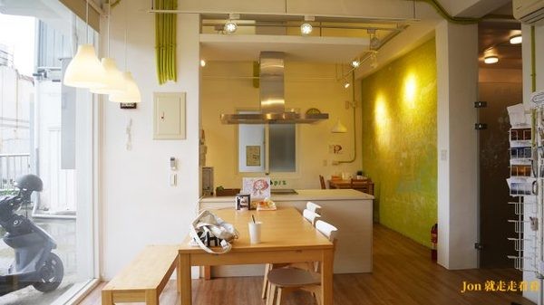 T-Life 踢 生活背包客棧：【台中 東海/龍井】【踢‧生活背包客棧 T-Life Hostel】簡約風背包客棧/青旅