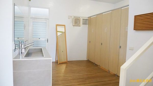 T-Life 踢 生活背包客棧：【台中 東海/龍井】【踢‧生活背包客棧 T-Life Hostel】簡約風背包客棧/青旅