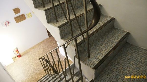 T-Life 踢 生活背包客棧：【台中 東海/龍井】【踢‧生活背包客棧 T-Life Hostel】簡約風背包客棧/青旅