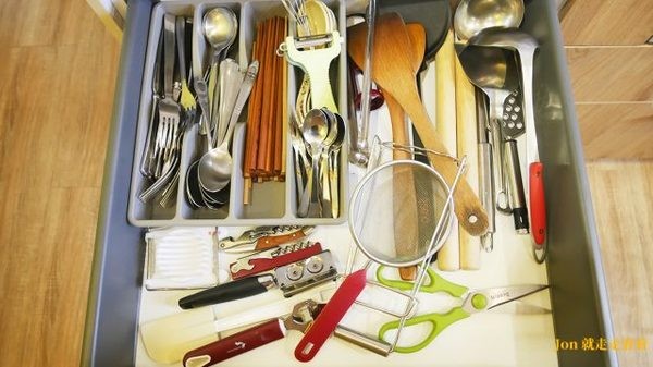 T-Life 踢 生活背包客棧：【台中 東海/龍井】【踢‧生活背包客棧 T-Life Hostel】簡約風背包客棧/青旅