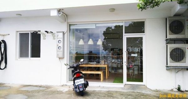 T-Life 踢 生活背包客棧：【台中 東海/龍井】【踢‧生活背包客棧 T-Life Hostel】簡約風背包客棧/青旅