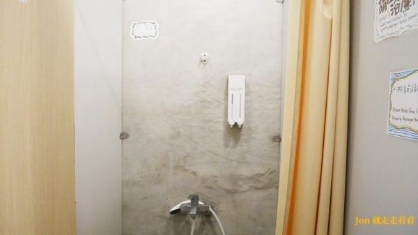 T-Life 踢 生活背包客棧：【台中 東海/龍井】【踢‧生活背包客棧 T-Life Hostel】簡約風背包客棧/青旅