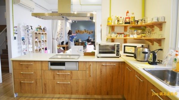 T-Life 踢 生活背包客棧：【台中 東海/龍井】【踢‧生活背包客棧 T-Life Hostel】簡約風背包客棧/青旅