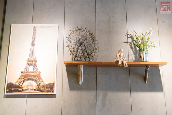 19號倉庫鐵板牛排(新市店):【台南新市區美食】麻辣與牛排的結合|百元平價排餐|66盎司超大牛排|免費加飯加麵|濃湯飲料波霸奶茶免費喝~19號倉庫鐵板牛排新市店