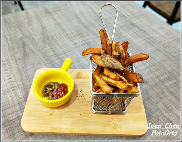 Green Bunny：《內湖美式餐廳》隱藏在巷弄裡的美學餐廳/親子友善餐廳/寵物友善餐廳『Green Bunny』