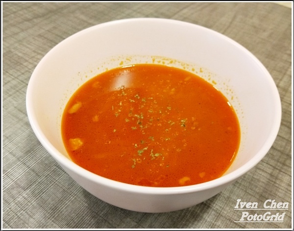 Green Bunny：《內湖美式餐廳》隱藏在巷弄裡的美學餐廳/親子友善餐廳/寵物友善餐廳『Green Bunny』