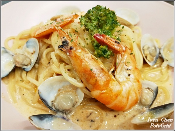 Green Bunny：《內湖美式餐廳》隱藏在巷弄裡的美學餐廳/親子友善餐廳/寵物友善餐廳『Green Bunny』