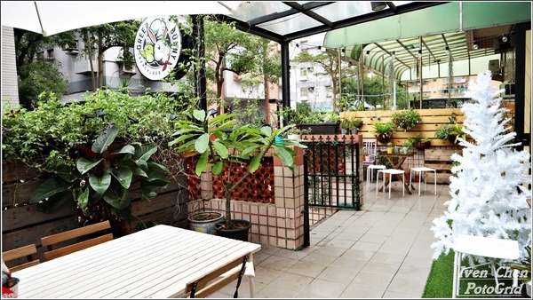 Green Bunny：《內湖美式餐廳》隱藏在巷弄裡的美學餐廳/親子友善餐廳/寵物友善餐廳『Green Bunny』