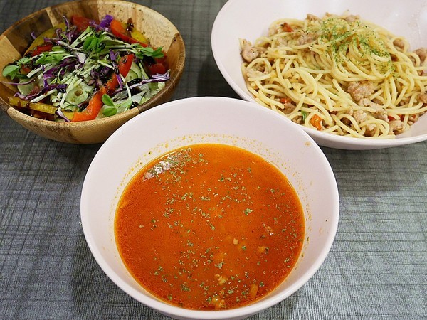 green bunny:green bunny-台北內湖創意美式餐廳 港墘站巷弄小店 特殊風味餐點新發現 還有店貓超可愛