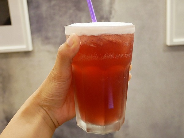 green bunny:green bunny-台北內湖創意美式餐廳 港墘站巷弄小店 特殊風味餐點新發現 還有店貓超可愛