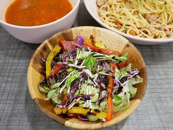 green bunny:green bunny-台北內湖創意美式餐廳 港墘站巷弄小店 特殊風味餐點新發現 還有店貓超可愛