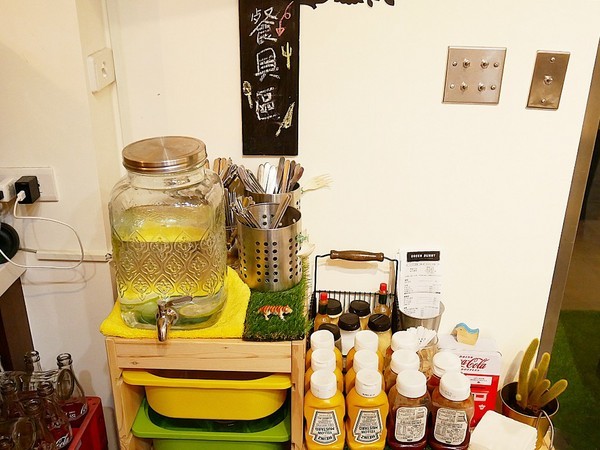 green bunny:green bunny-台北內湖創意美式餐廳 港墘站巷弄小店 特殊風味餐點新發現 還有店貓超可愛