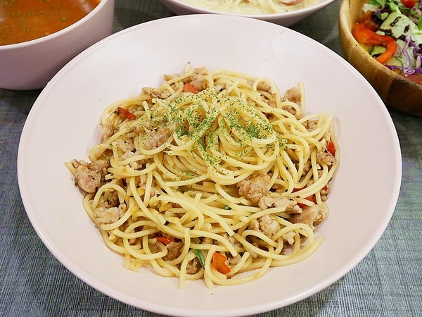 green bunny:green bunny-台北內湖創意美式餐廳 港墘站巷弄小店 特殊風味餐點新發現 還有店貓超可愛