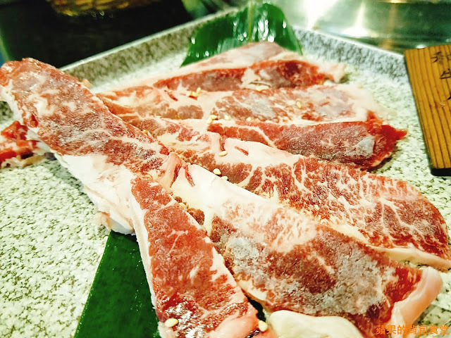 [食記] 新竹北區 - 魂燒肉 和牛燒肉 安格斯黑牛香氣逼人 油脂在口中化開 肉汁滿盈 KTV包廂無限歡唱 新竹美食 燒烤