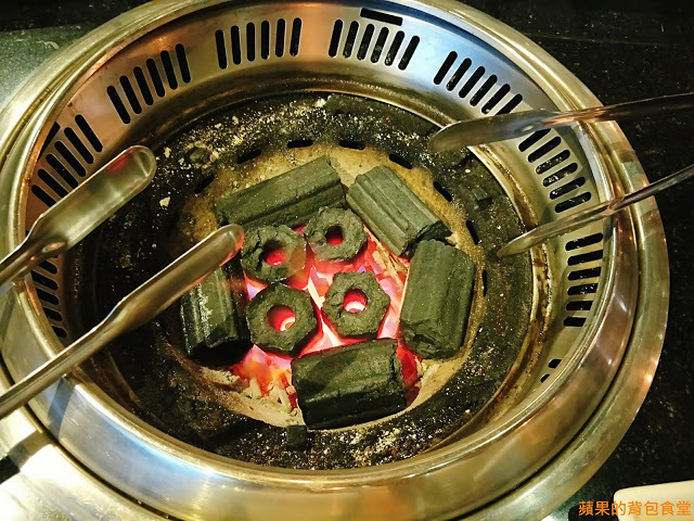 [食記] 新竹北區 - 魂燒肉 和牛燒肉 安格斯黑牛香氣逼人 油脂在口中化開 肉汁滿盈 KTV包廂無限歡唱 新竹美食 燒烤